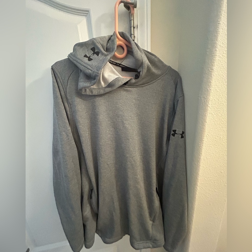 Under armor pullover hoodie size xl color gray excellent condition
